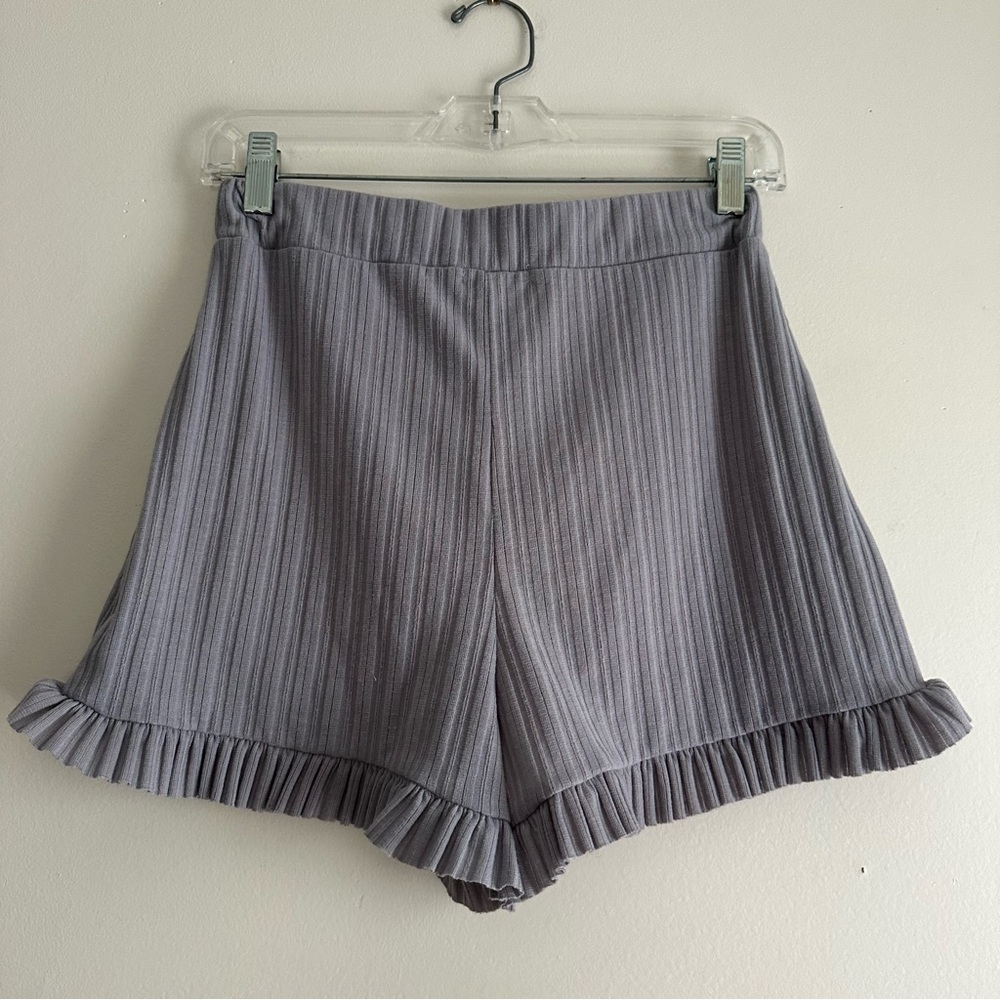 PrettyLittleThing • Ruffle Hem Ribbed Shorts - Picture 5 of 5